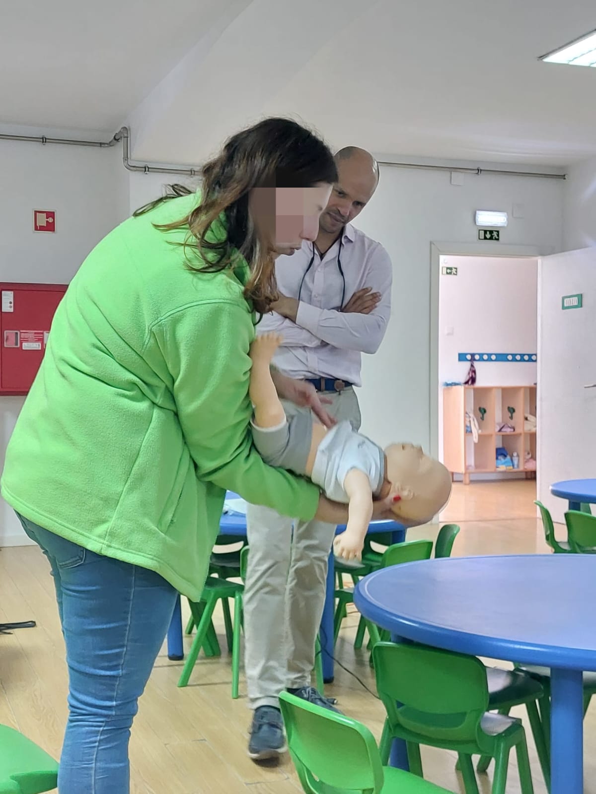 Formação prática de primeiros socorros pediátricos
